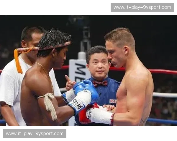 拳台上的“神迹”与“魔咒”:播求与佐藤嘉洋,那场震碎K-1黄金时代的宿命对决 拳台上的“神迹”与“魔咒”:播求与佐藤嘉洋,那场震碎K-1黄金时代的宿命对决